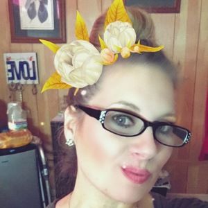 Meet your Posher, Laurie